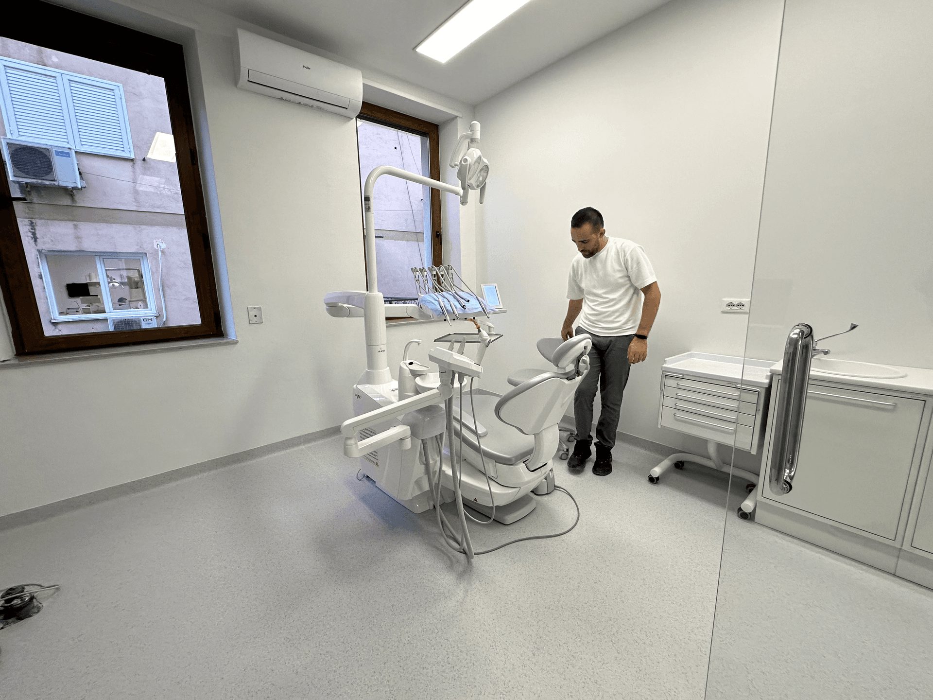Professional dental unit installation