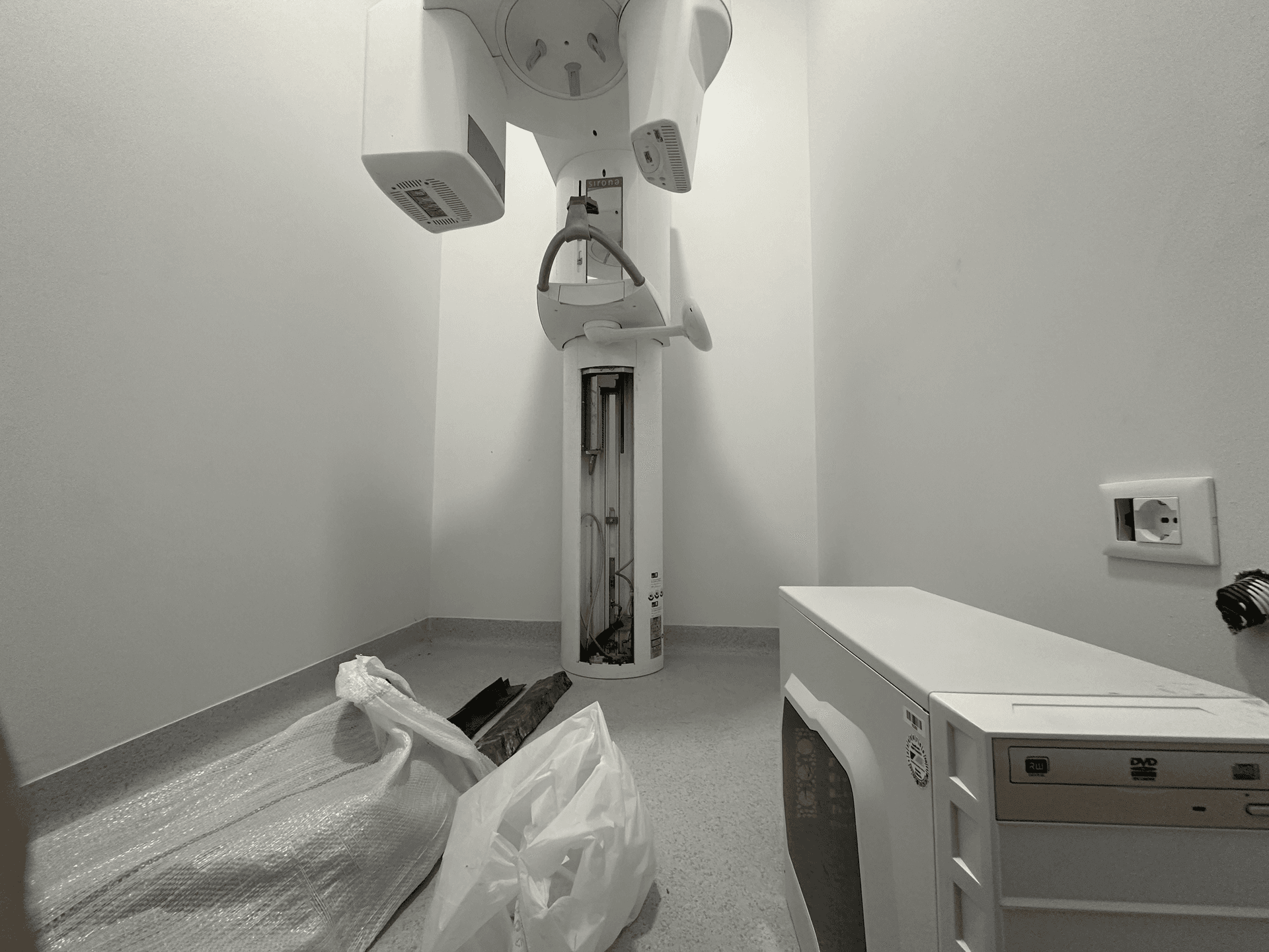 X-ray equipment installation for dental clinics