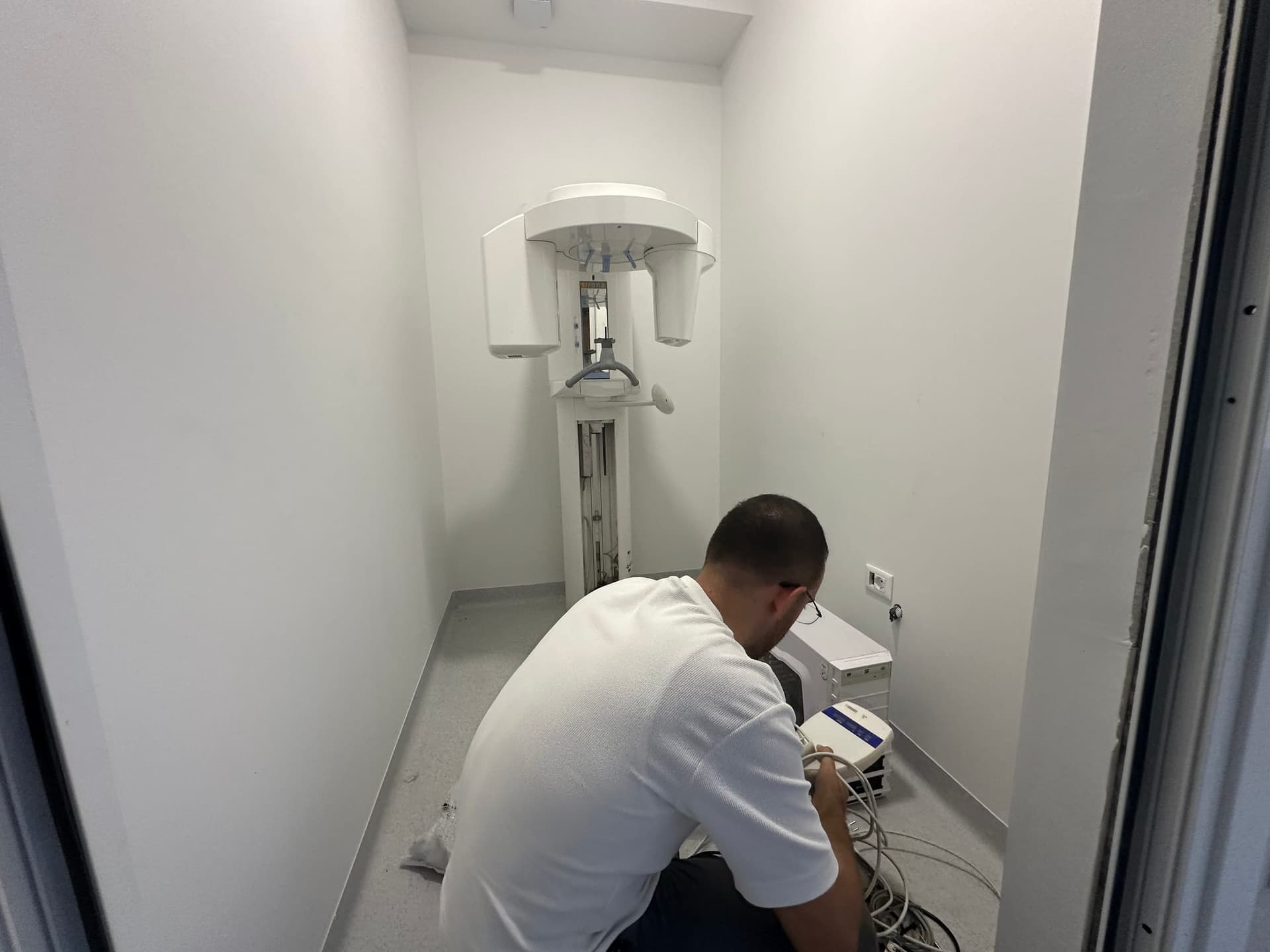 Professional autoclave servicing and validation